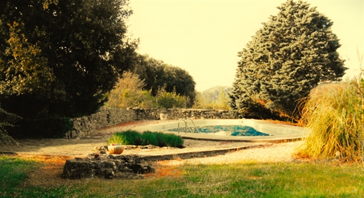 Huis: Prachtige boerderij van voor 1948 met zwembad en garage