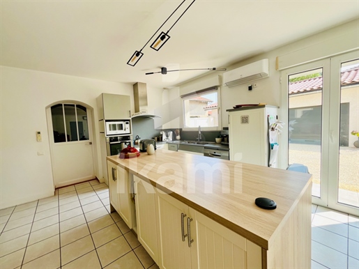 Large and magnificent house in Anneyron