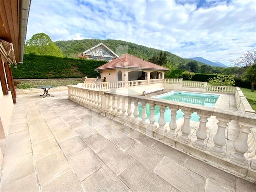 Champagnier (38) Magnifique Villa de 158m2 avec piscine et terrain de 2270m2
