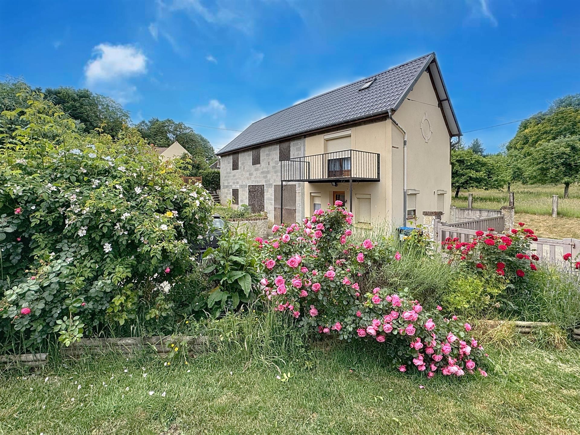 Houses, 7 properties, 21 rooms, 550m2 on land 2600 m2