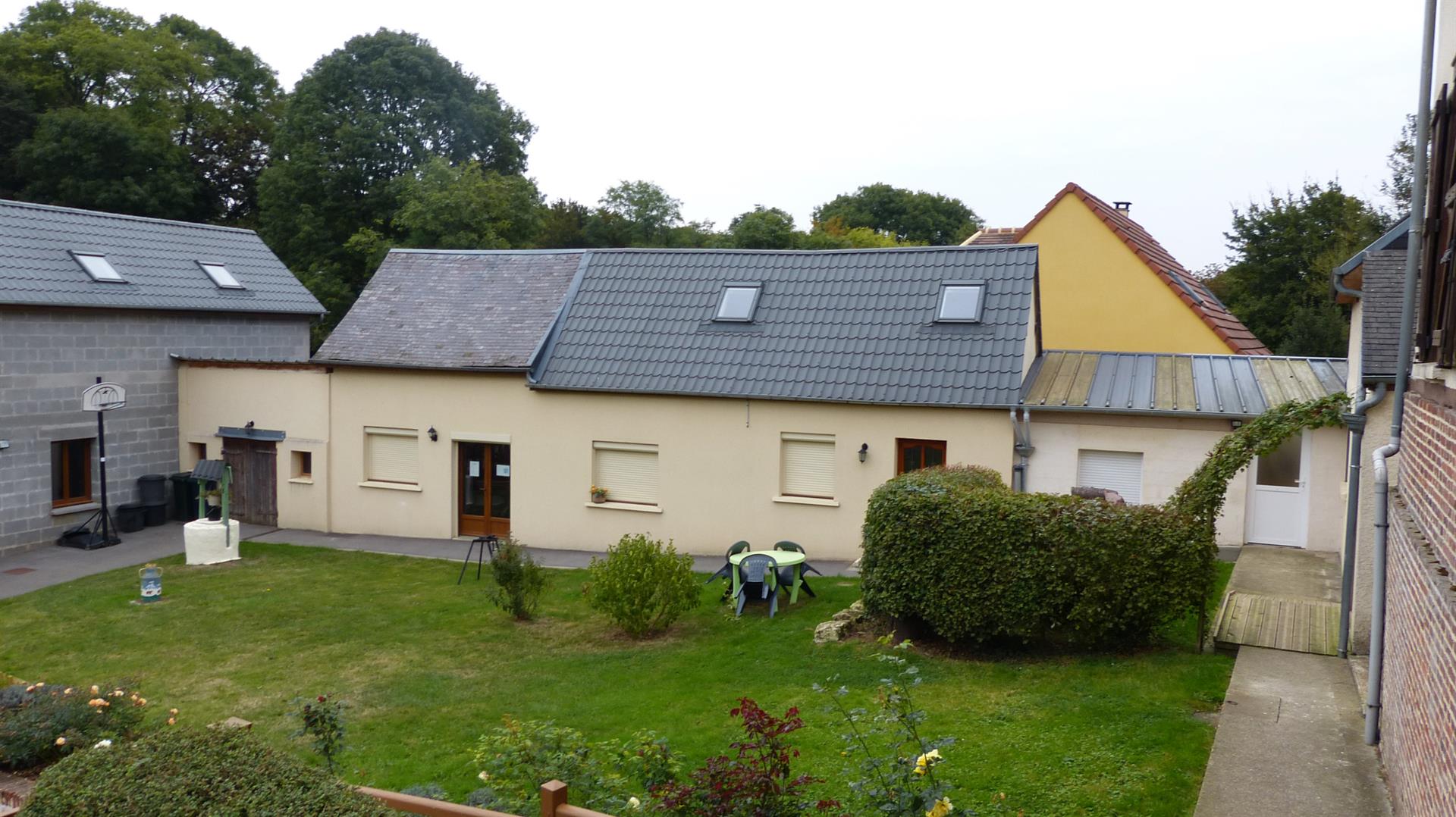 Houses, 7 properties, 21 rooms, 550m2 on land 2600 m2