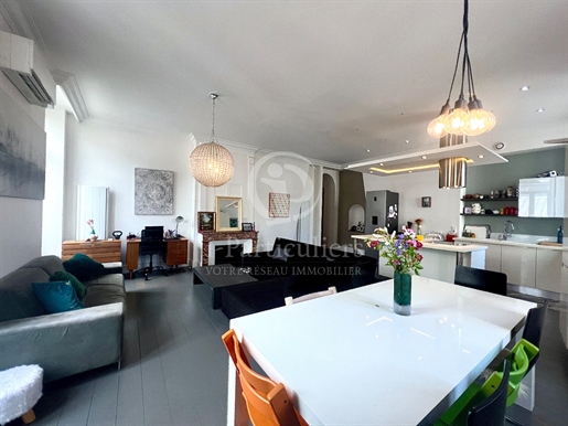 Apartment of 111 m2 in the hyper-center of Grenoble