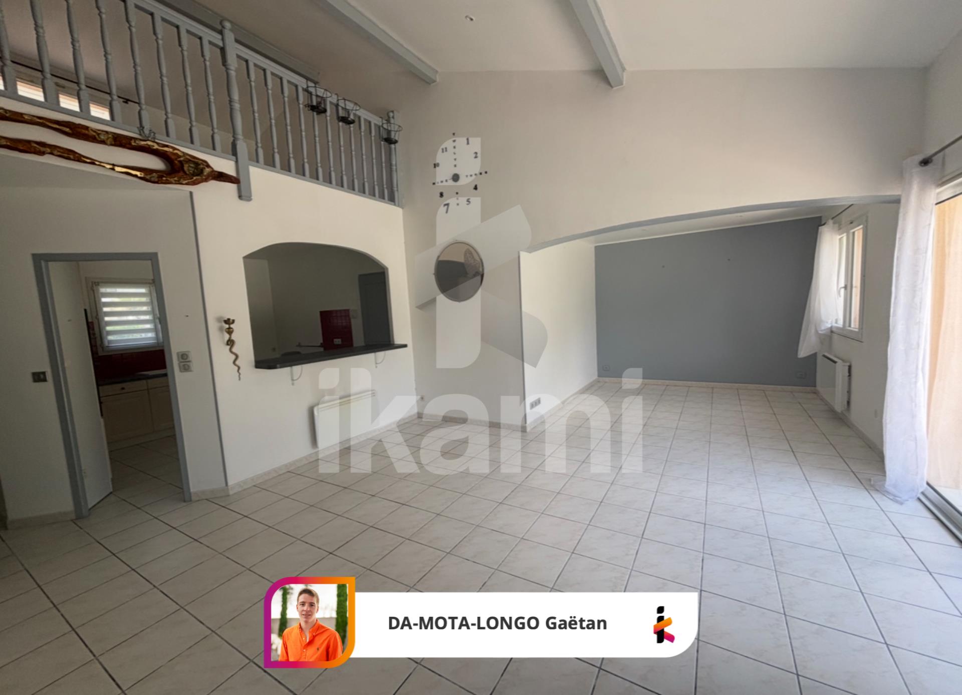 4 bedroom house with pool and mezzanine Quiet environment