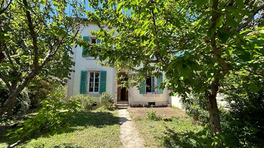 In Romans-Sur-Isère, house 180 m2