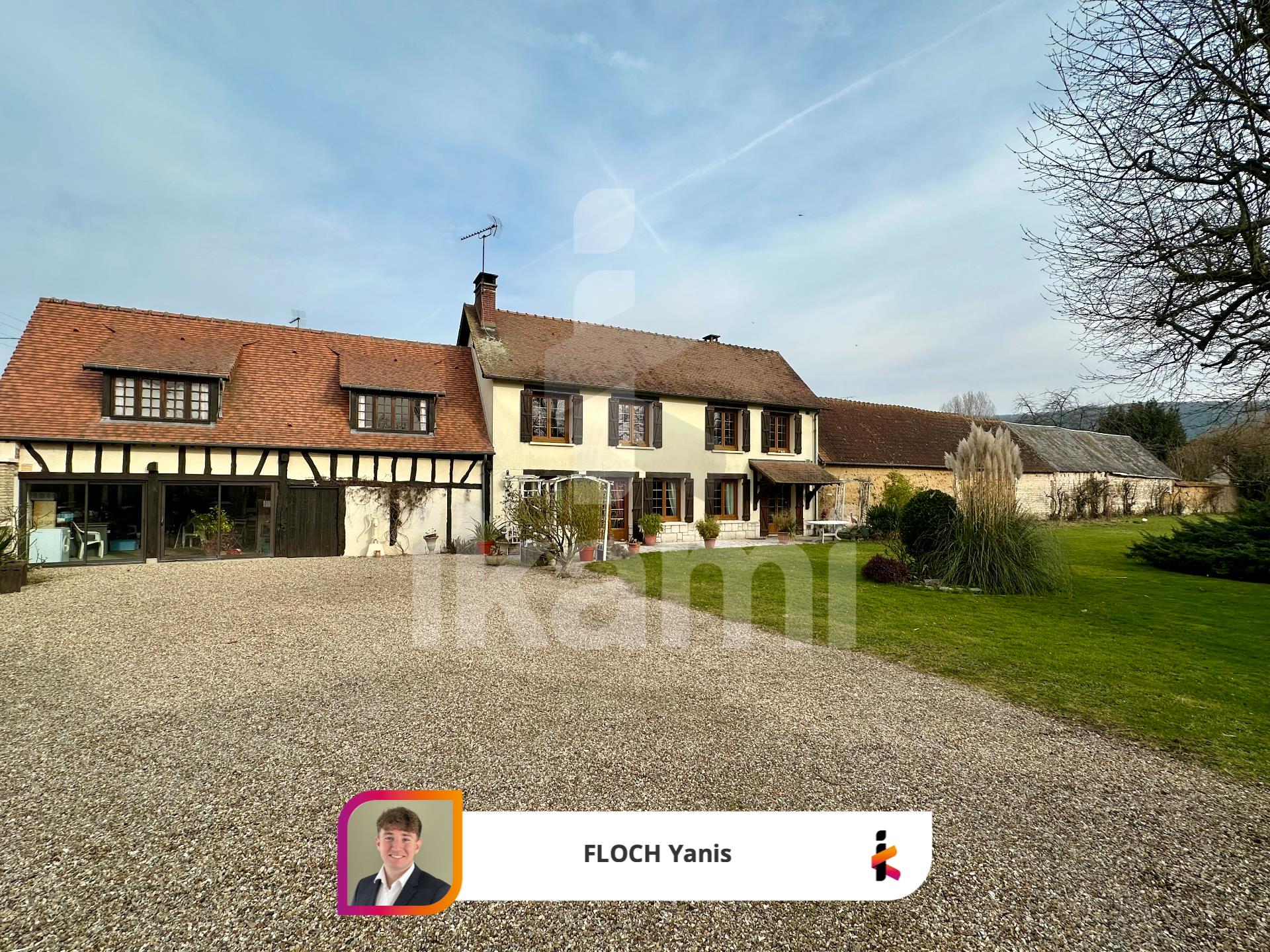Charming Norman house of character with outbuildings and bread oven