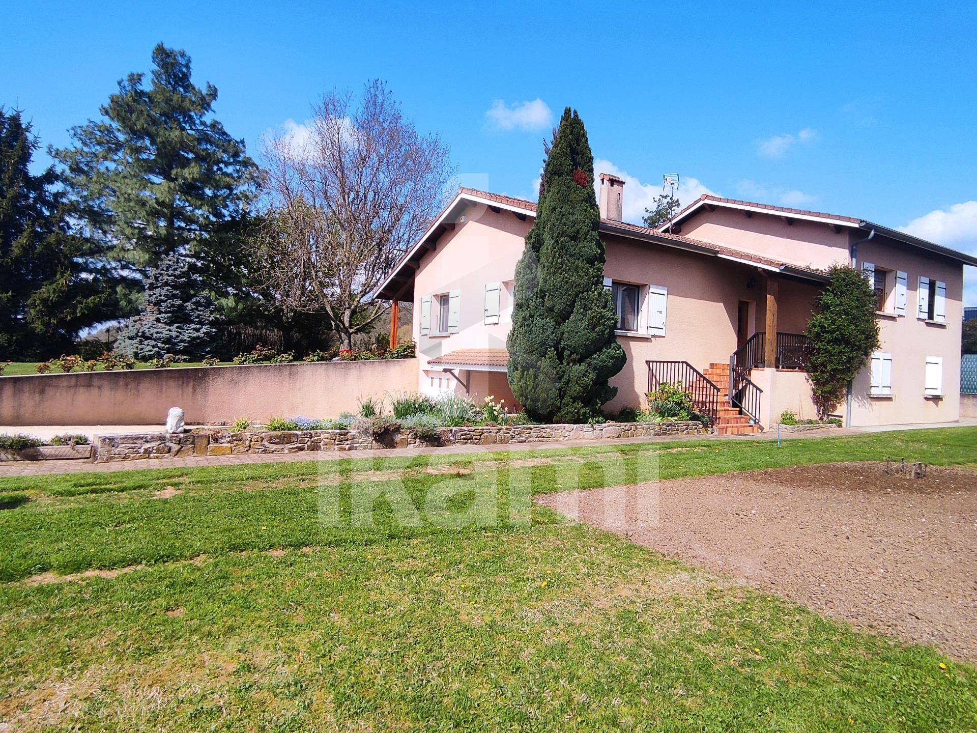 Architect's house of 161 m2 - 4 bedrooms - Land 905 m2 on Génissieux