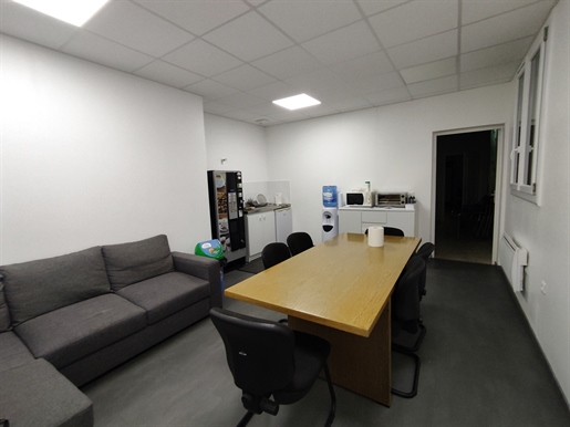 Professional premises 887 m2 - Romans-sur-Isère