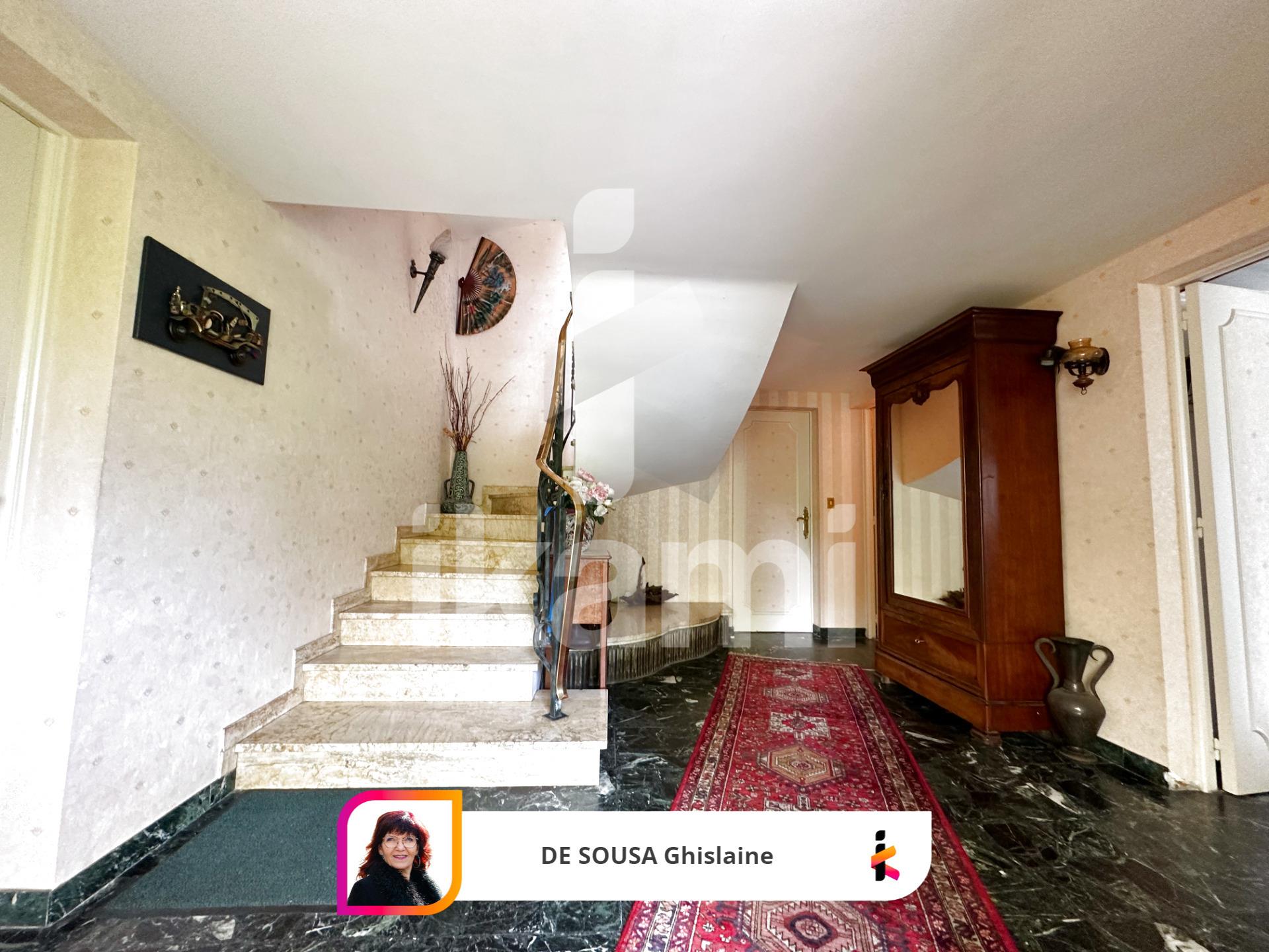 Maison 9 pièces - 233 m2 sur 2 niveaux avec sous-sol total en rez de jardin