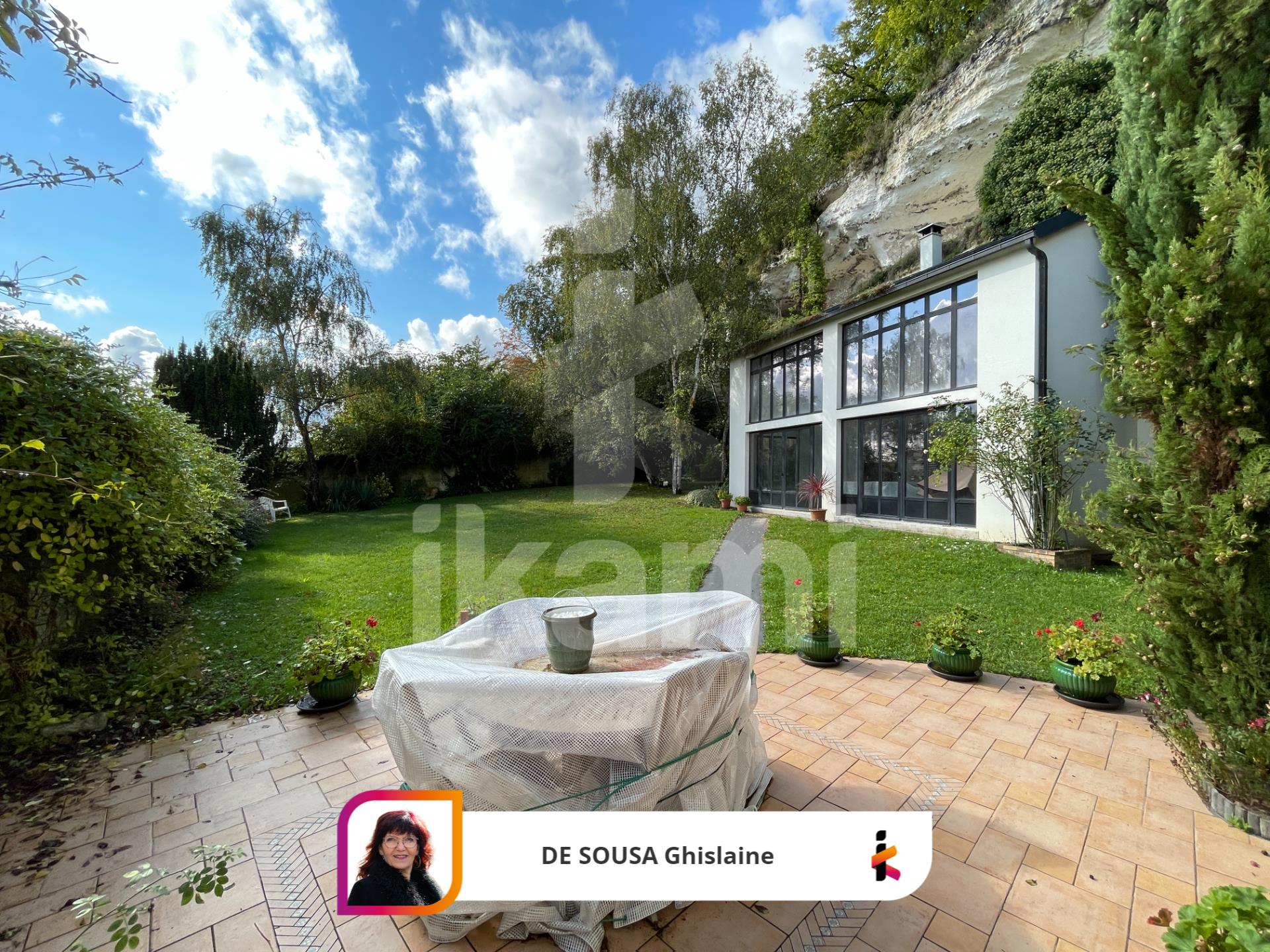 An atypical refuge in an enchanting setting