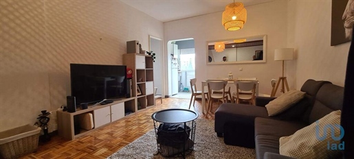 Apartment with 2 Rooms in Lisboa with 54,00 m²