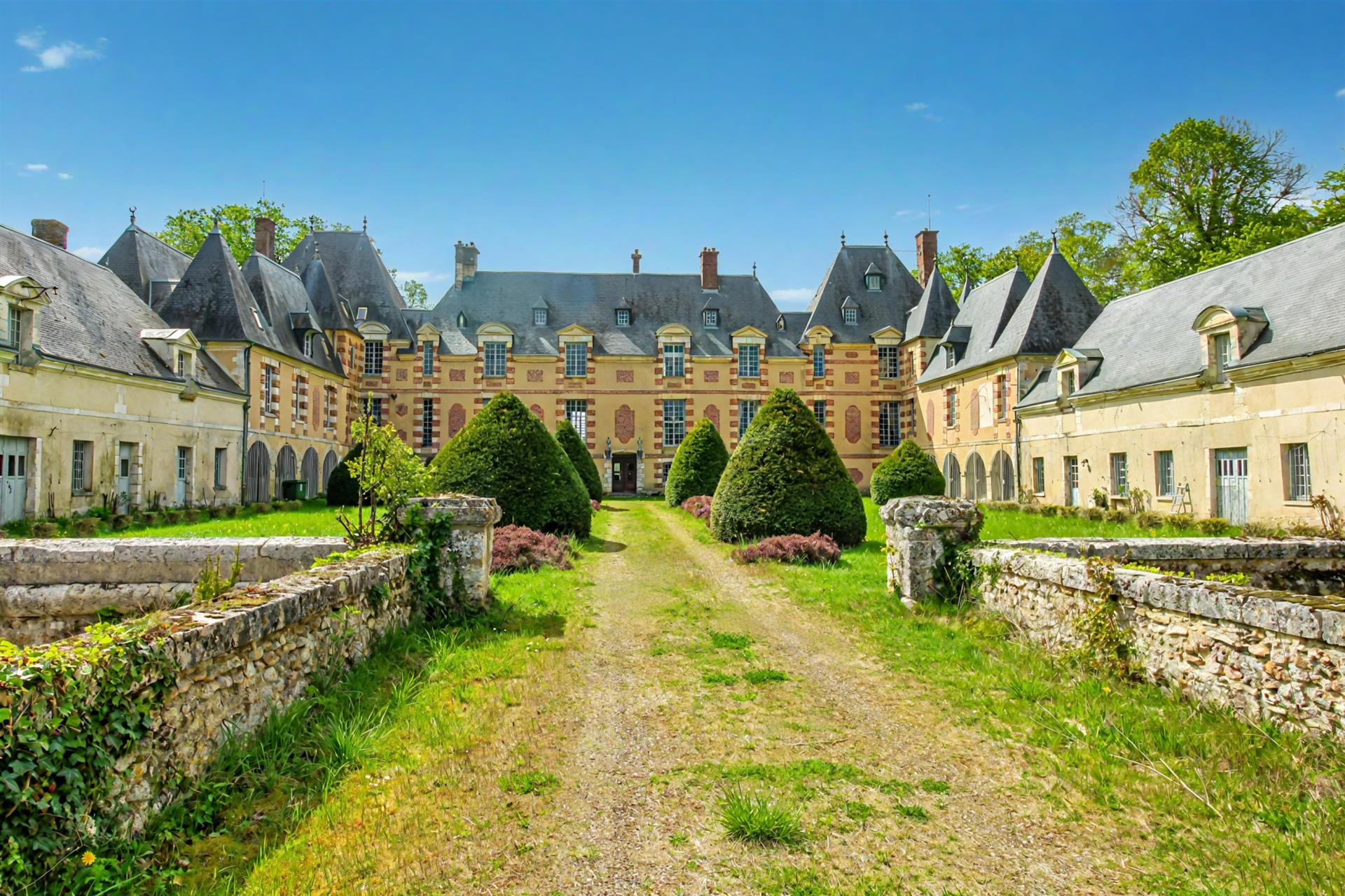 For sale Dpt Eure (27) near Pacy sur Eure 17th century castle in the heart of a park of approximatel