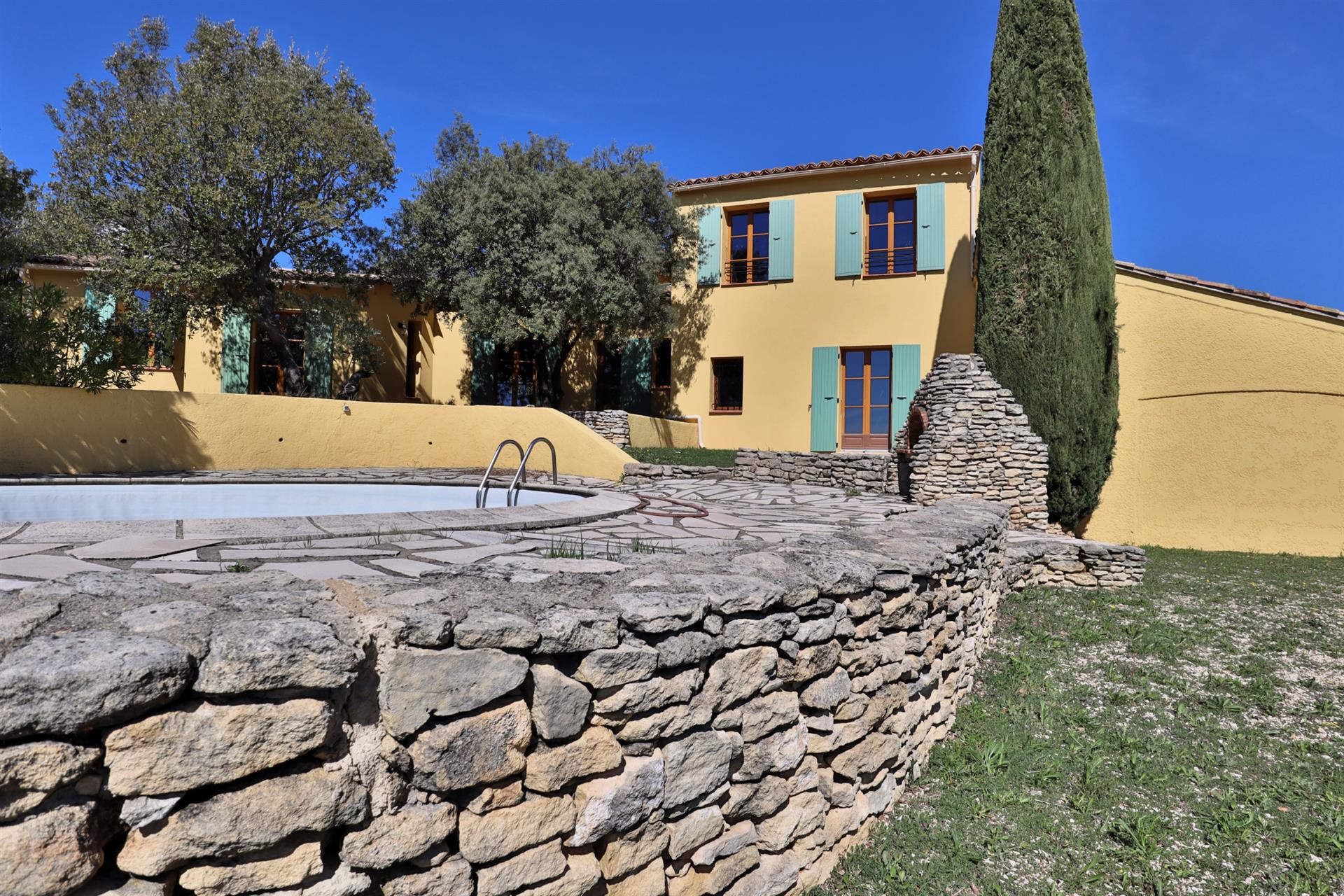 Dept 84 - For sale - House of approximately 119 m2 with 40 m2 garage on land of 2020 m2, swimming po