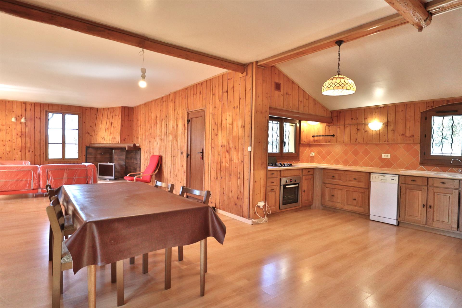 Dept 84 - For sale - House of approximately 119 m2 with 40 m2 garage on land of 2020 m2, swimming po