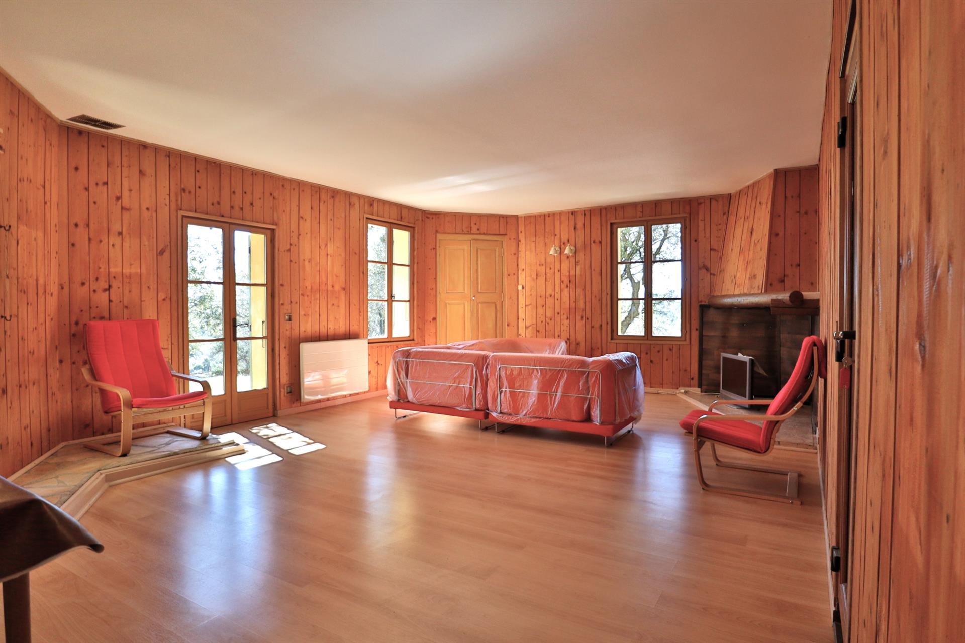 Dept 84 - For sale - House of approximately 119 m2 with 40 m2 garage on land of 2020 m2, swimming po