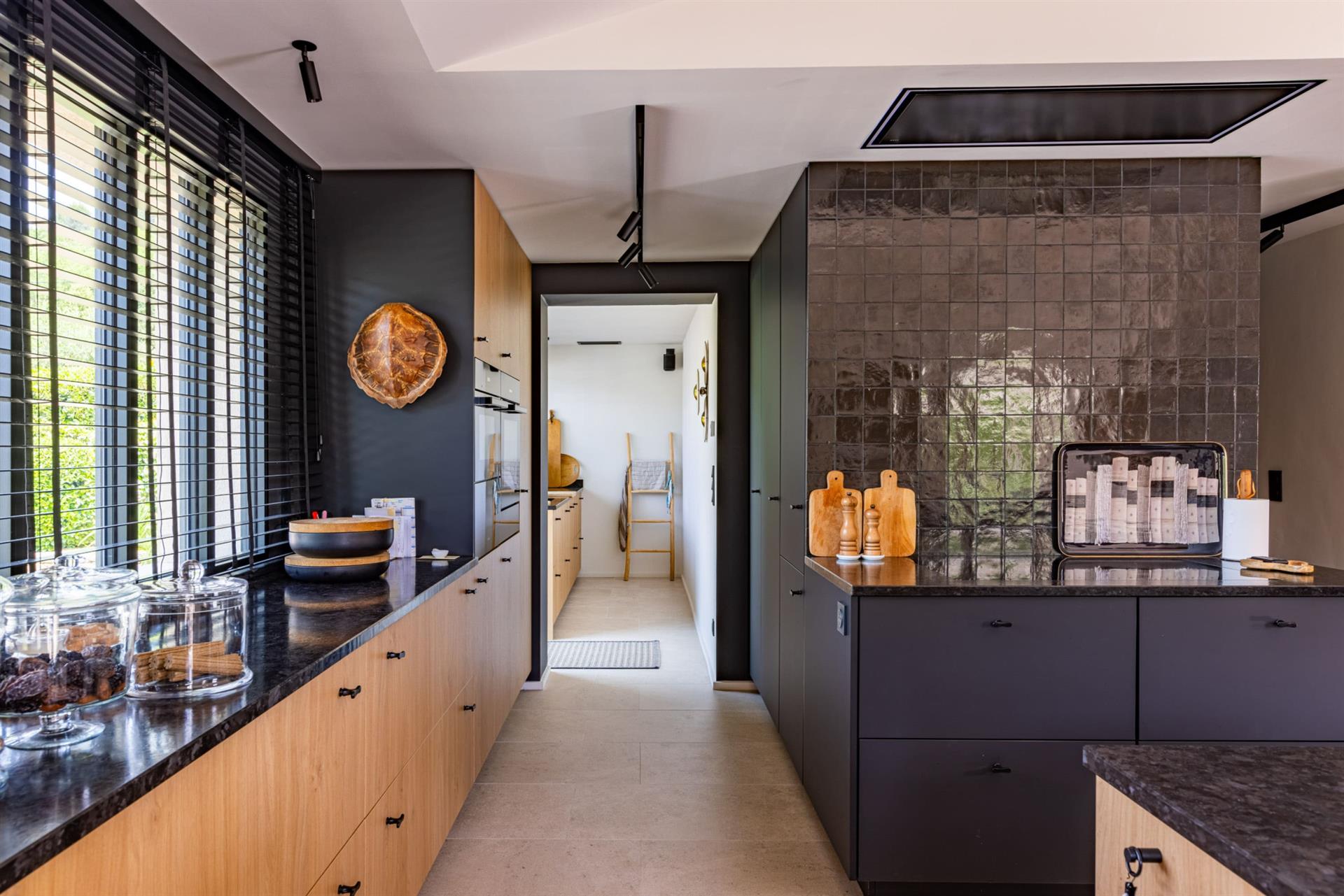 Magnificent Property in Lauris: Oasis of Luxury and Serenity