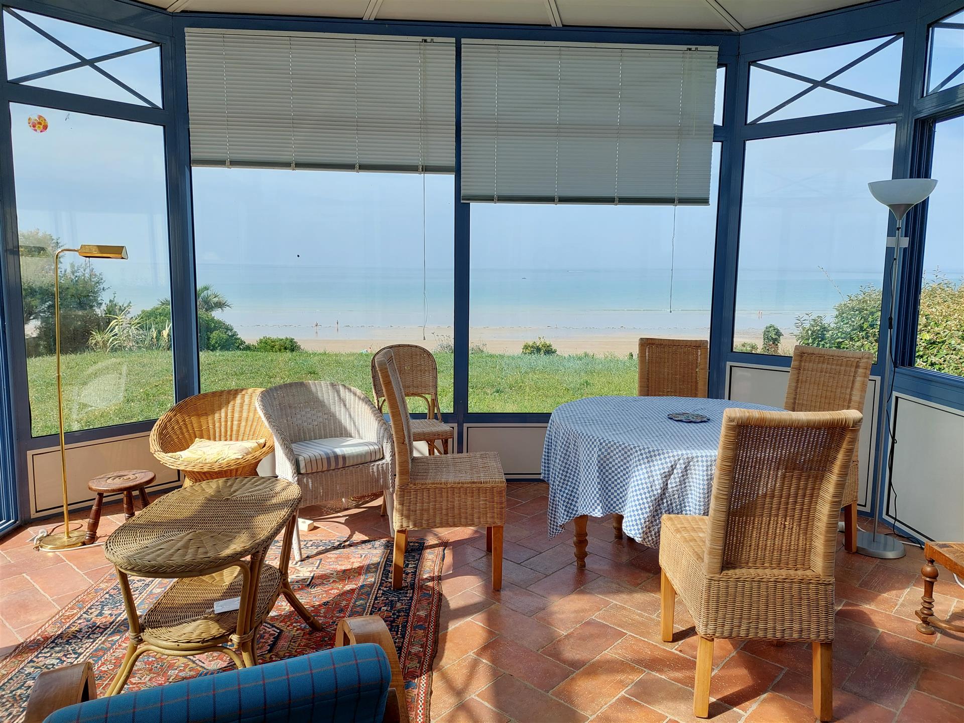 Rare! Beachfront Villa 1,184 m² on tree-lined plot in Normandy