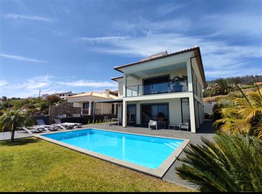 Fantastisk villa med 3 sovrum med havsutsikt på sydvästra Madeira - utan provision - 