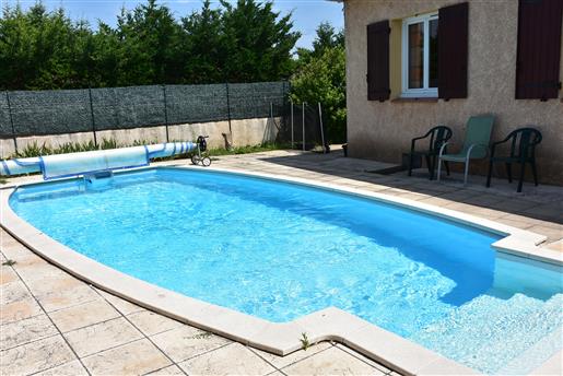 Casa + garaje + piscina