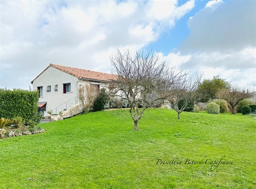 Near Aigrefeuille d'Aunis House 178 m2 on 2147 m2 of land
