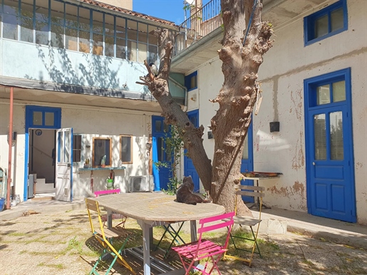 Unique! House with 2 studios, courtyard, garage and pool in central Beziers