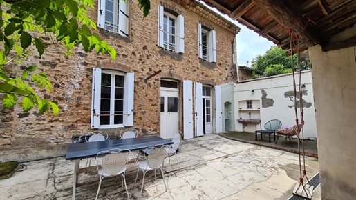Beautifully renovated maison de maitre with terrace and garden