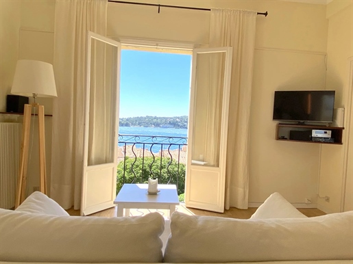 Villefranche-Sur-Mer - 1 Bedroom Apartment - Balconies & Magnificent Sea View :
