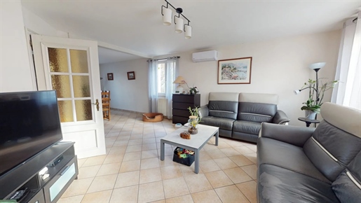 Pretty house of 150m² in Holtzheim with heated swimming pool, air conditioning on 7 ares of