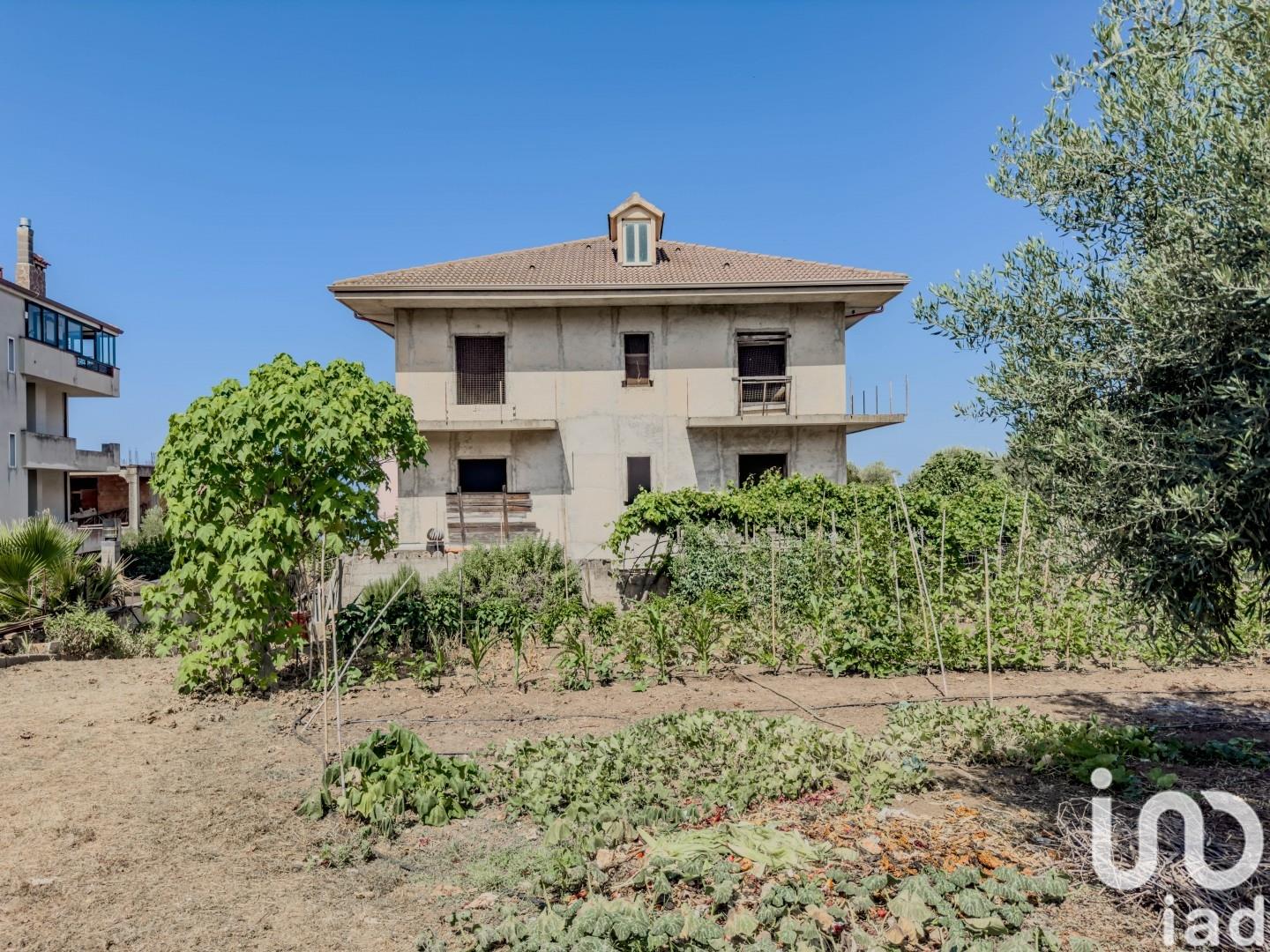 Sale Building / Building 406 m² - Joppolo