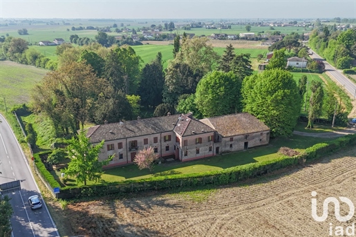 Einfamilienhaus / Villa zu verkaufen 382 m² - 4 Schlafzimmer - Riva del Po