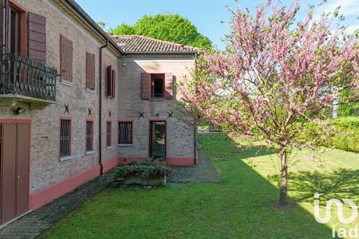 Einfamilienhaus / Villa zu verkaufen 382 m² - 4 Schlafzimmer - Riva del Po