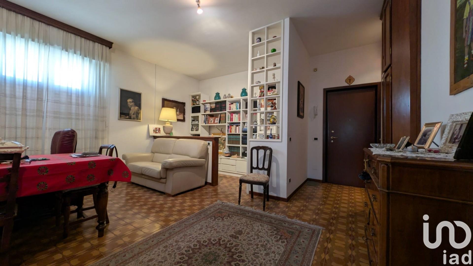 Sale Apartment 135 m² - 2 bedrooms - Parma