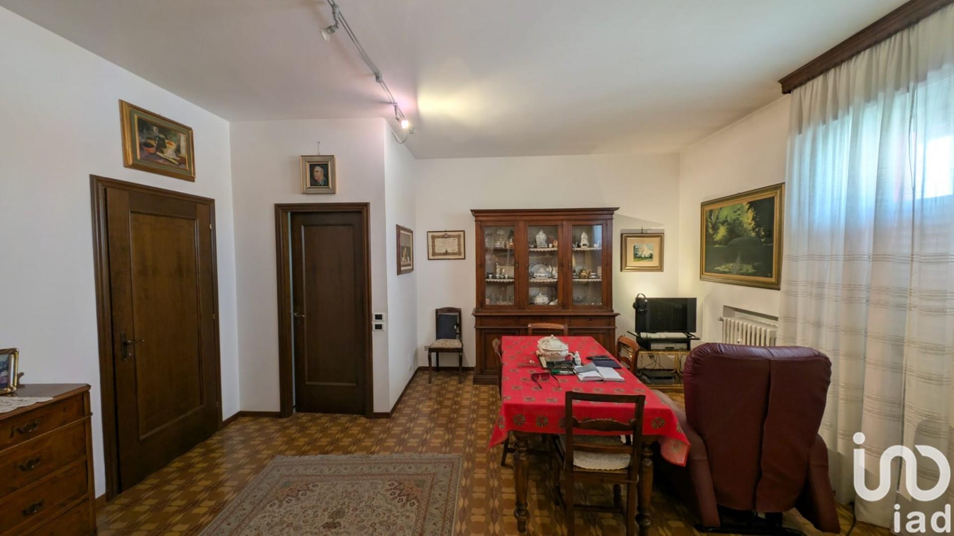 Sale Apartment 135 m² - 2 bedrooms - Parma