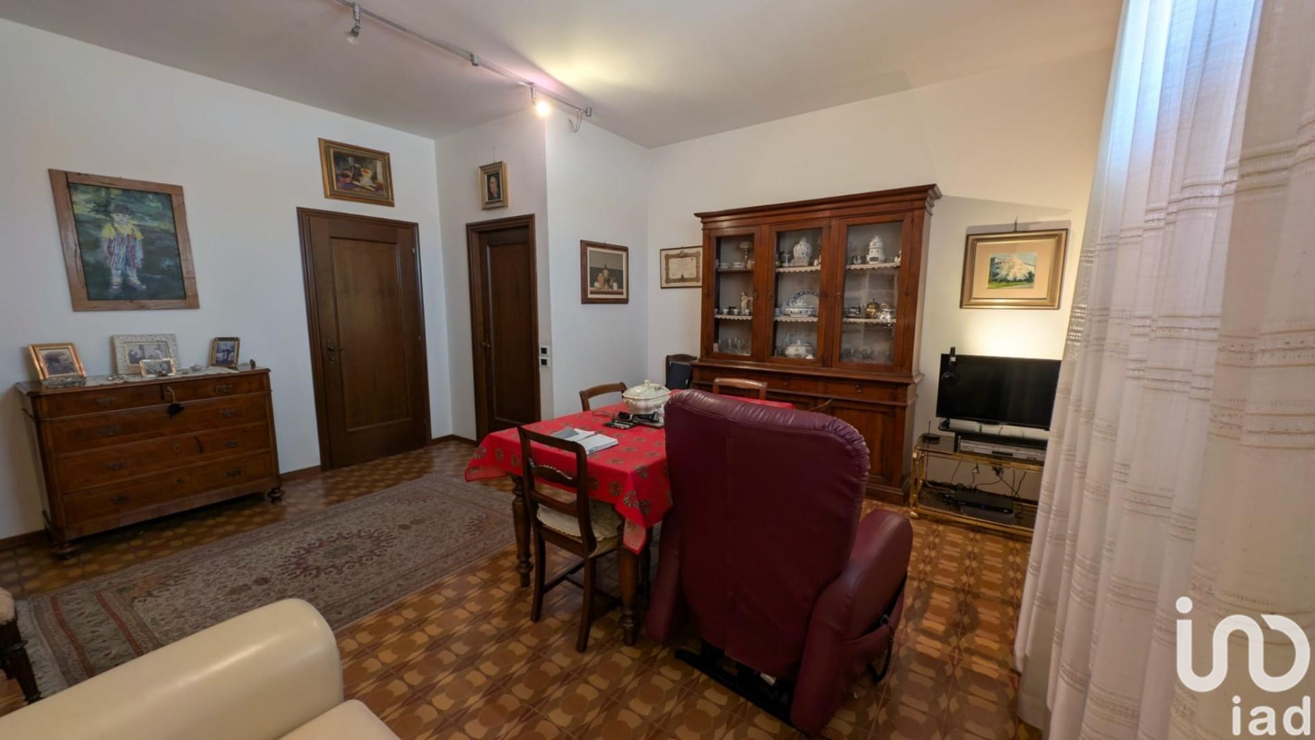 Sale Apartment 135 m² - 2 bedrooms - Parma