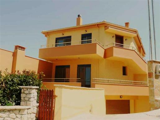 Luxuriöse Häuser mit Meerblick zum Verkauf in Tsilivi