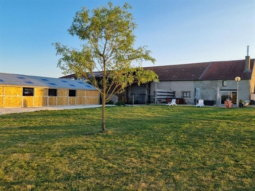 Charming equestrian property on 3.86 ha and house of 225 m²
