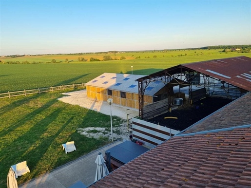 Charming equestrian property on 3.86 ha and house of 225 m²