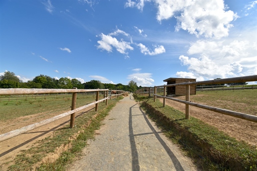 Equestrian structure on 10.14 ha - Guingamp sector (22)