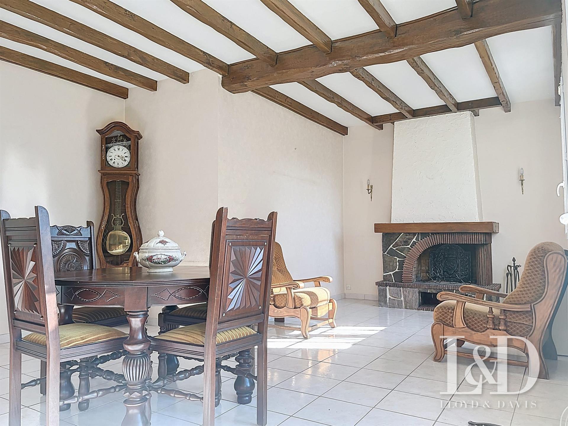Saujon Centre : plain-pied de 73 m² +garage, 650 m² de terrain