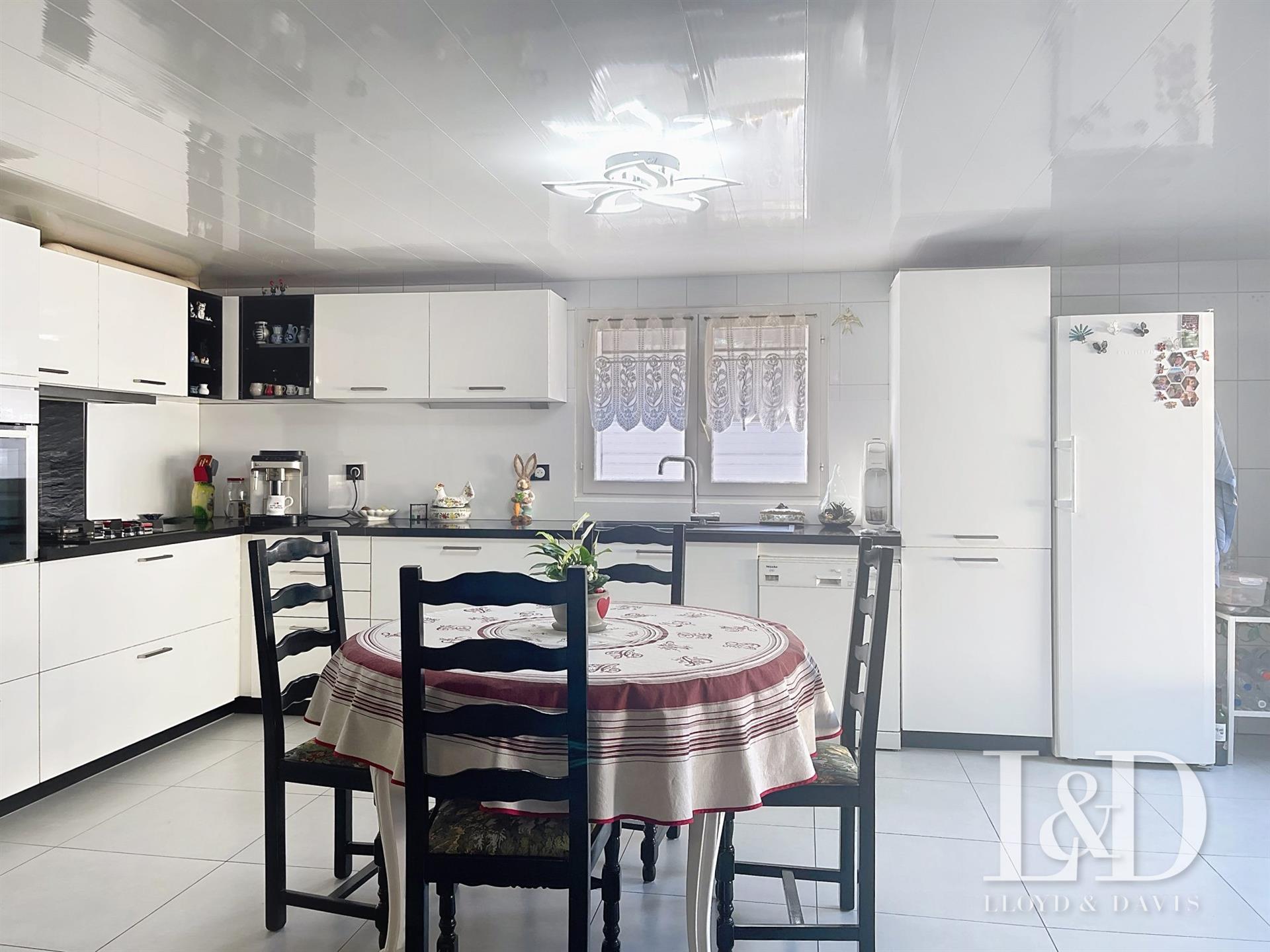 Meschers sur Gironde: House 172 m², 4 bedrooms and swimming pool