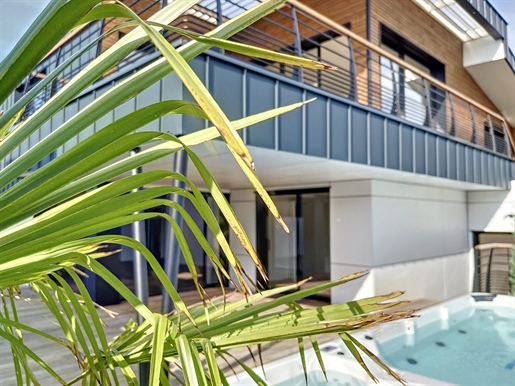Vaux Sur Mer-Pontaillac / villa 216 m² 4 bedrooms, beautiful sea view