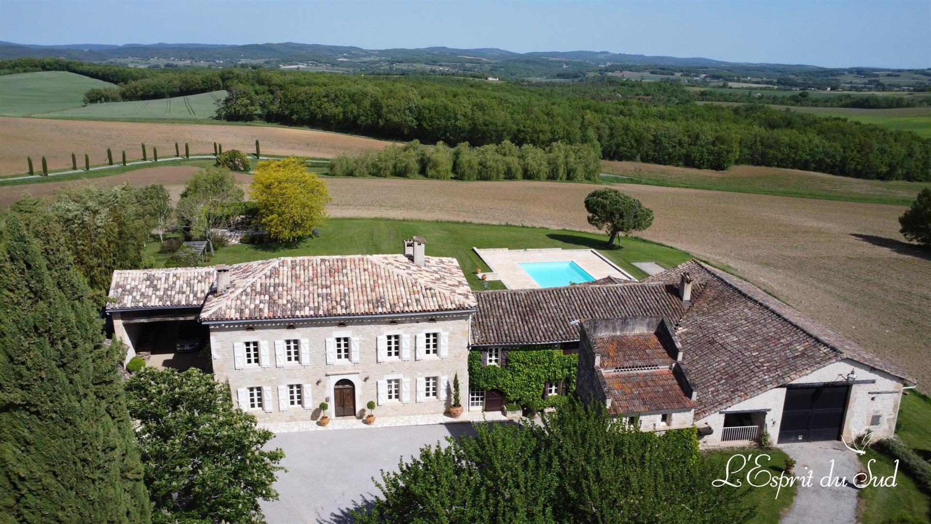 Exceptional property with breathtaking views and no neighbours