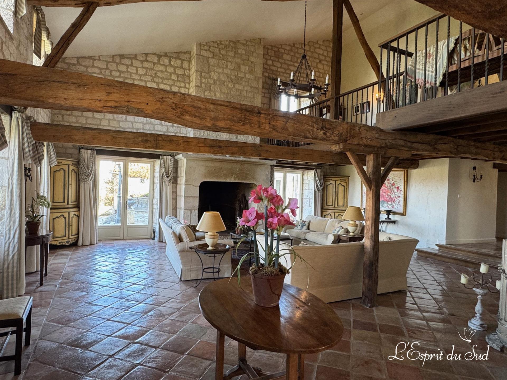 Exceptional property with breathtaking views and no neighbours