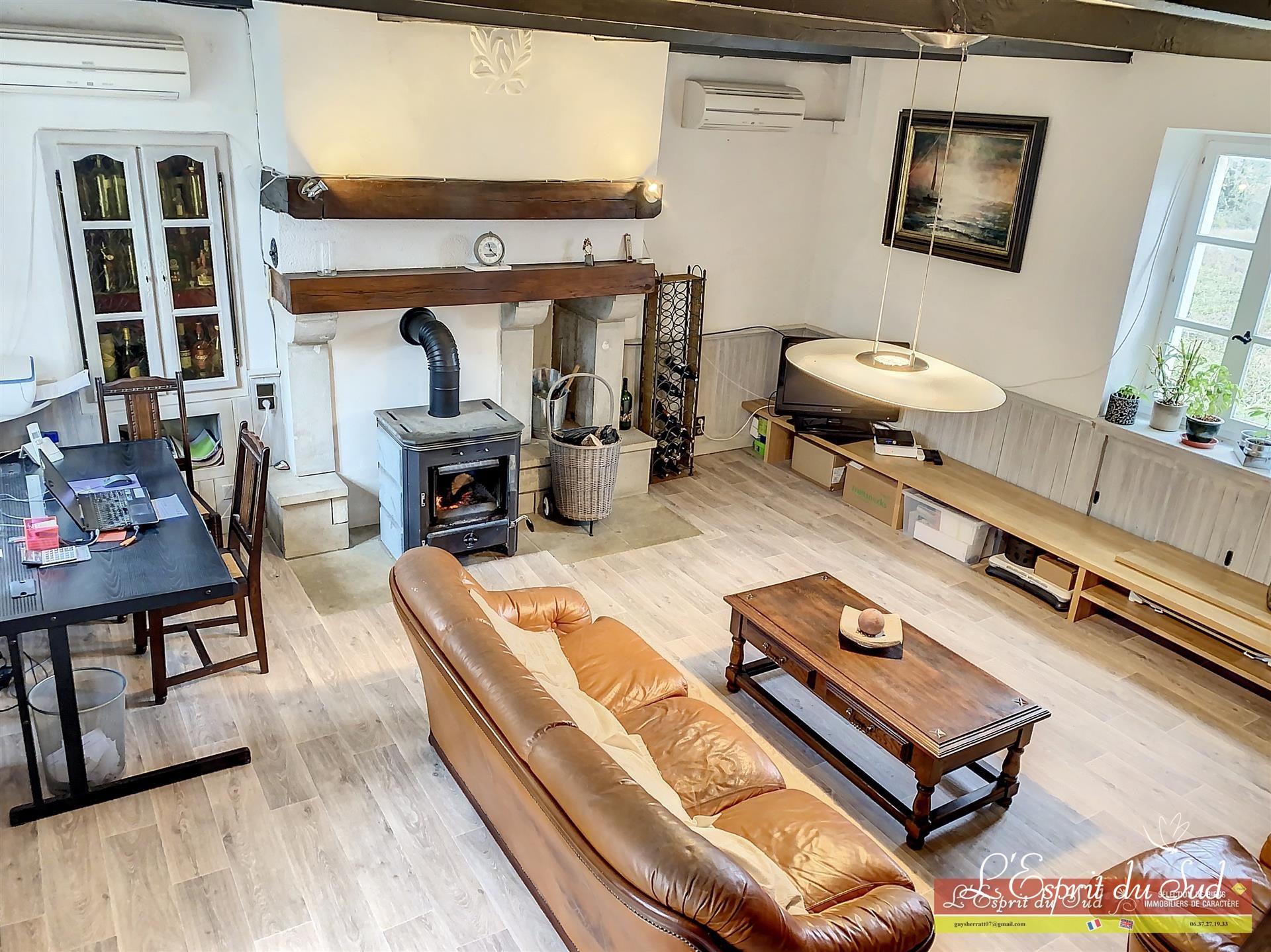 Compra: Vivenda (82160)