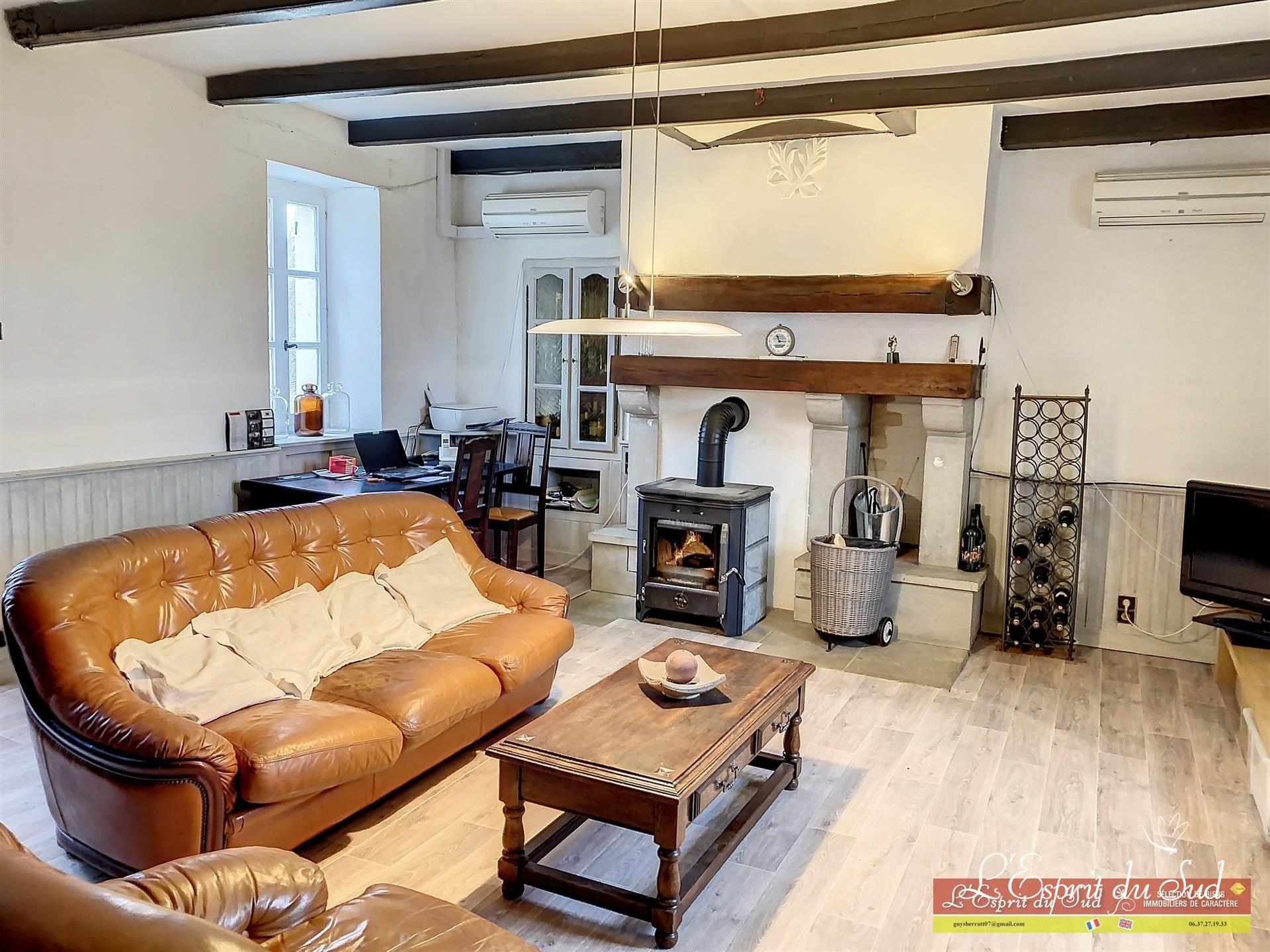 Compra: Vivenda (82160)