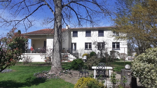 House, 5 bedrooms and a gîte, on 2ha