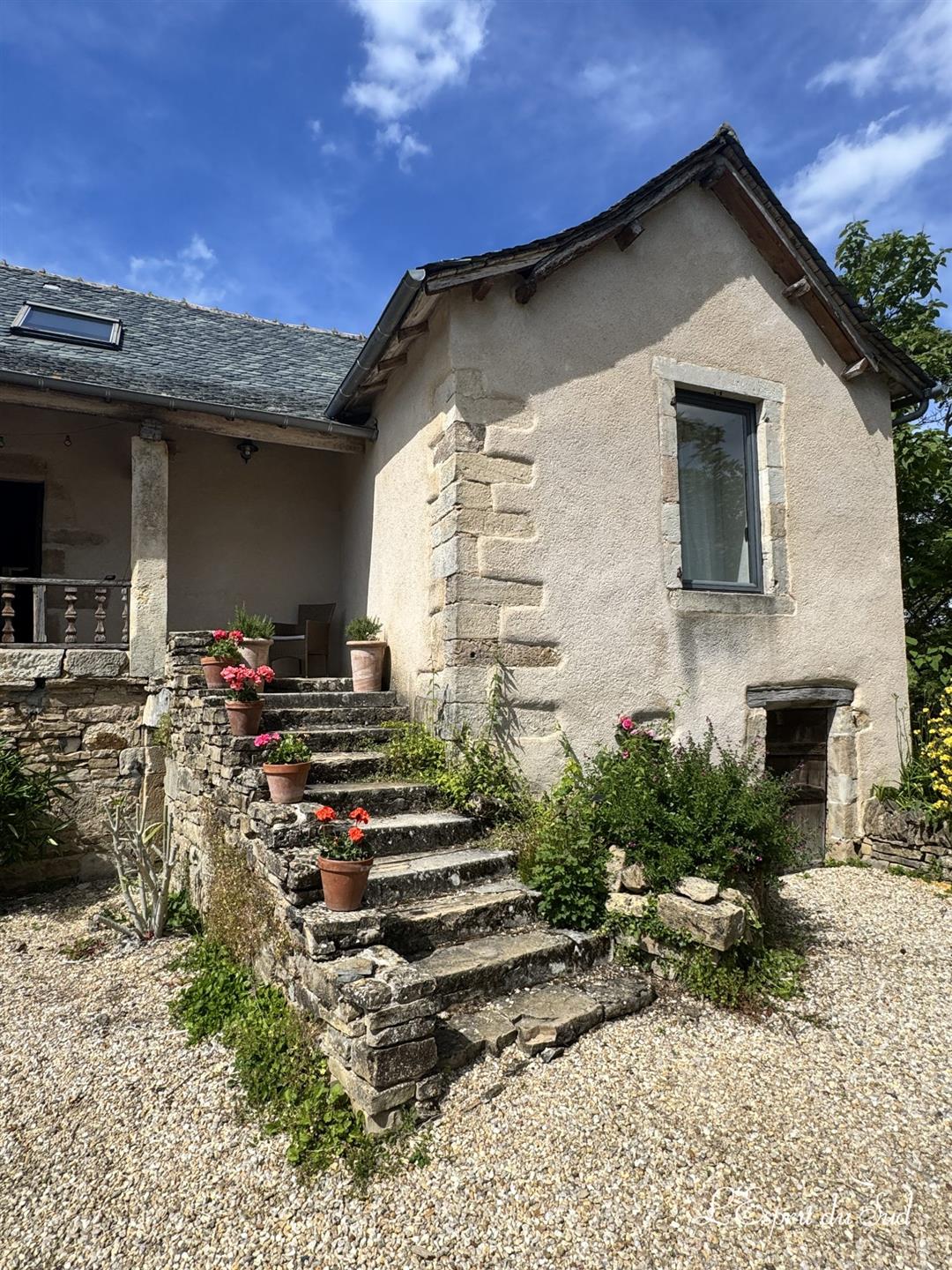 Magnificent 13th Century castle, 2 renovated houses, swimming pool