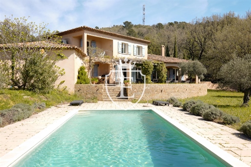 La Garde-Freinet: Charmant Provençaals huis in alle rust met uitzicht op het dorp