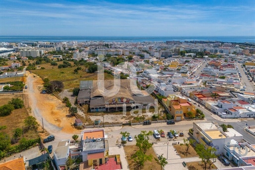 Construction land in Faro with 9108,00 m²