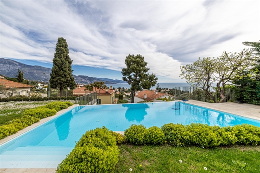 Roquebrune-Cap-Martin - Aussergewöhnliche Villa 350M2 4 Schlafzimmer, Swimmingpool, Panorama-Meerbli
