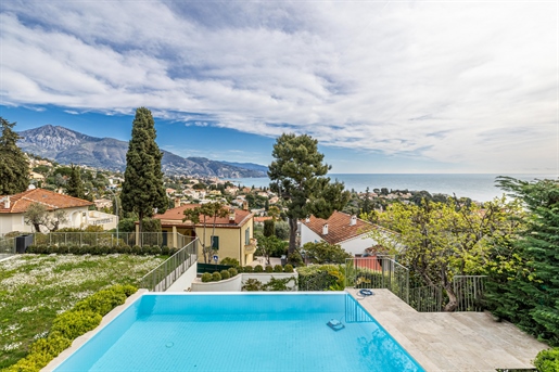 Roquebrune-Cap-Martin - Aussergewöhnliche Villa 350M2 4 Schlafzimmer, Swimmingpool, Panorama-Meerbli